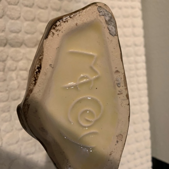 McCoy yellow single lily vase. great shape vintage.  8 in .tall - Picture 4 of 5